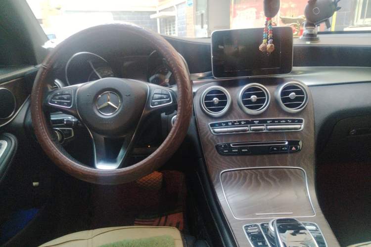 Used Mercedes-Benz GLC 2016 GLC 300 4MATIC Dynamic Model