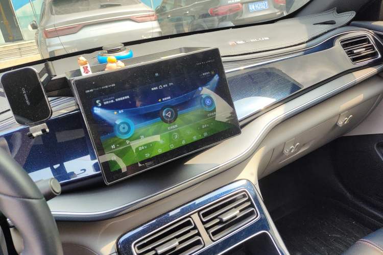 Used BYD Qin PLUS 2021 EV 500KM Luxury Model Audio And AC Panel