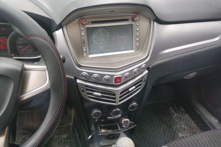 Used Oley 2014 Hatchback 1.5L Manual Comfort Model Audio And AC Panel