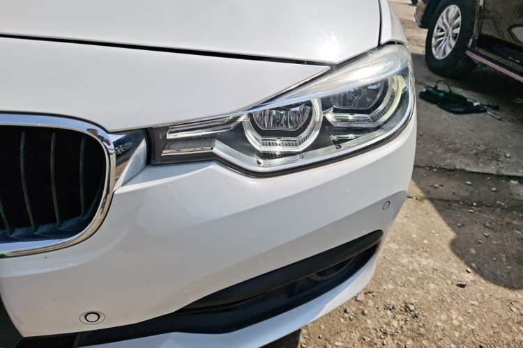 Used BMW 3 Series 2017 318i Fashion Model
