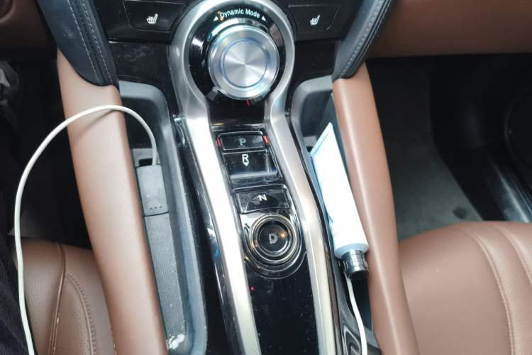 Used Acura CDX 2016 1.5T Two-Wheel Drive Deluxe Edition Gear Lever