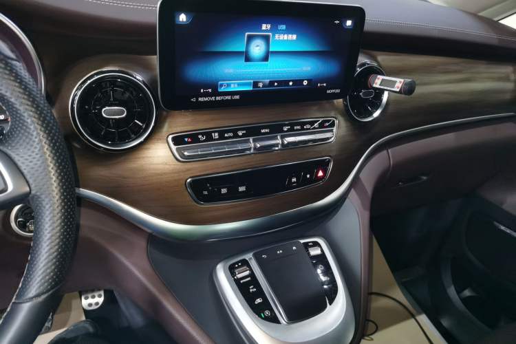 Used Mercedes-Benz V-Class 2022 V 260 L Long-wheelbase Luxury Edition