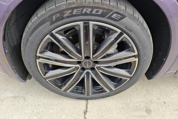 Used Hima Luxeed R7 2024 All-Electric 667 km Max
