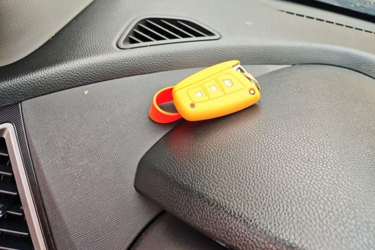 Used Hyundai Santa Fe 2013 2.4L Automatic 4x4 Smart Version Vehicle Key