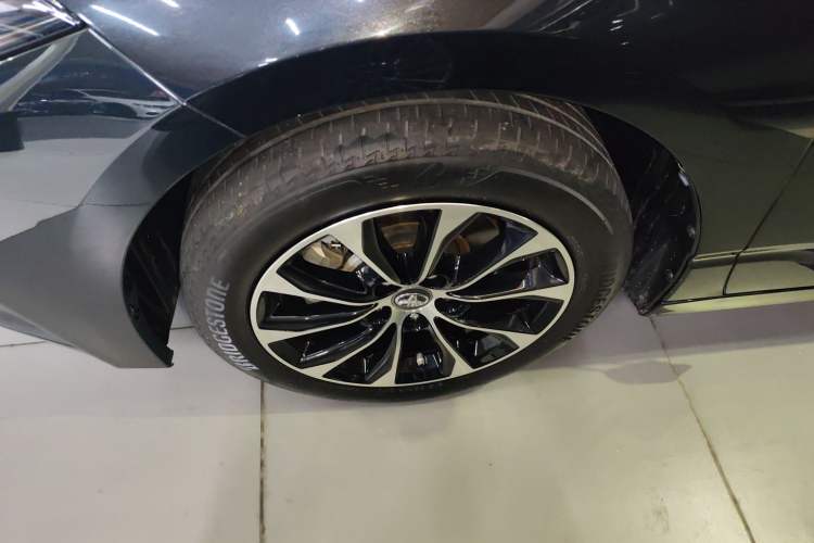 Used Toyota Avalon 2022 Dual-Engine 2.5L Luxury Edition Left Front Wheel Hub