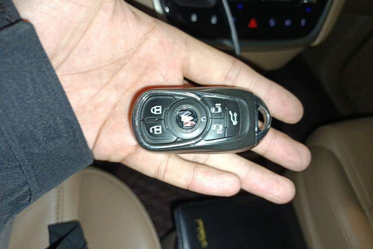 Used Buick GL8 2020 ES Land Cruiser 653T Luxury Model
