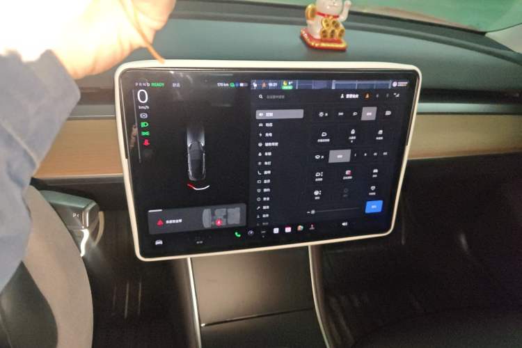 Used Tesla Model 3 2019 Long-Range All-Wheel-Drive Version
