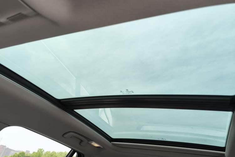 Used BMW X1 2016 sDrive18Li Luxury Model Headliner