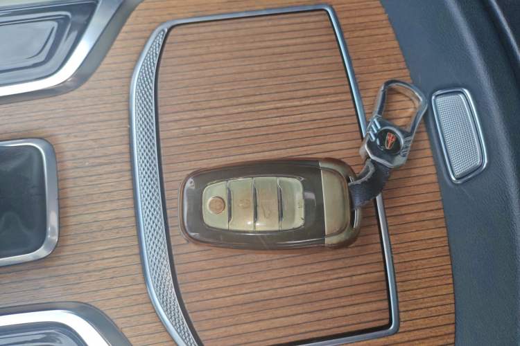 Used Hongqi E-HS9 2022 690 km Range Flagship Edition Six Seats Vehicle Key