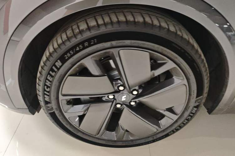 Used Li Auto L9 2025 Ultra Smart Refreshed Edition
