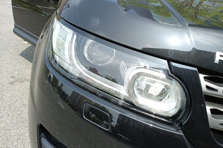 Used Land Rover Range Sport 2017 3.0 SC V6 SE Right Front Headlight