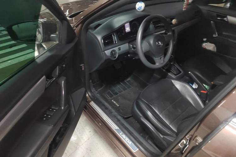 Used Volkswagen Gran Lavida 2013 1.6L Automatic Comfort Model Driver Seat