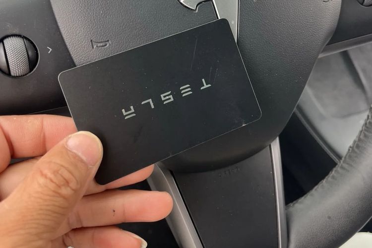 Used Tesla Model 3 2019 Long-Range Rear-Wheel-Drive Version
