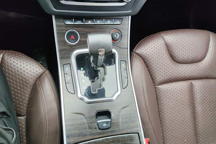 Used Land X7 2015 2.0T Panoramic Prestige Edition