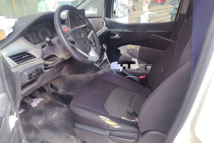 Used JAC Refine M3 2022 1.8L 7-seat Standard Edition