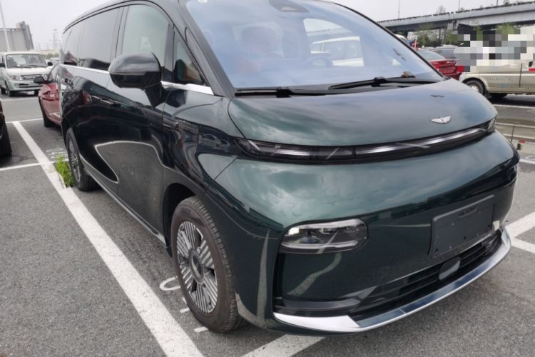 Used Geely Galaxy LEVC L380 2024 140-Degree 6-Seater All-Wheel-Drive Ultra Exterior 1