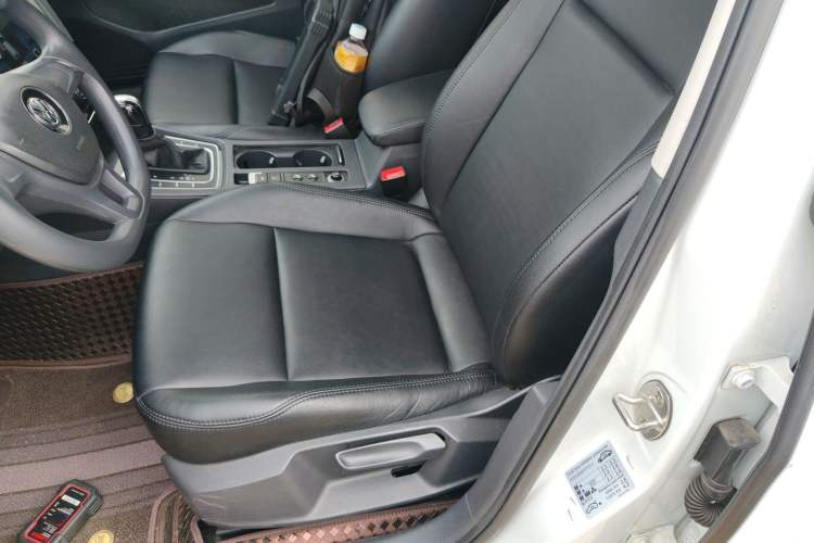 Used Volkswagen Golf 2018 1.6L Automatic Fashion Model Left Front Seat