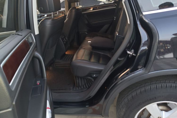 Used Volkswagen Touareg 2011 3.0 TSI Comfort Version