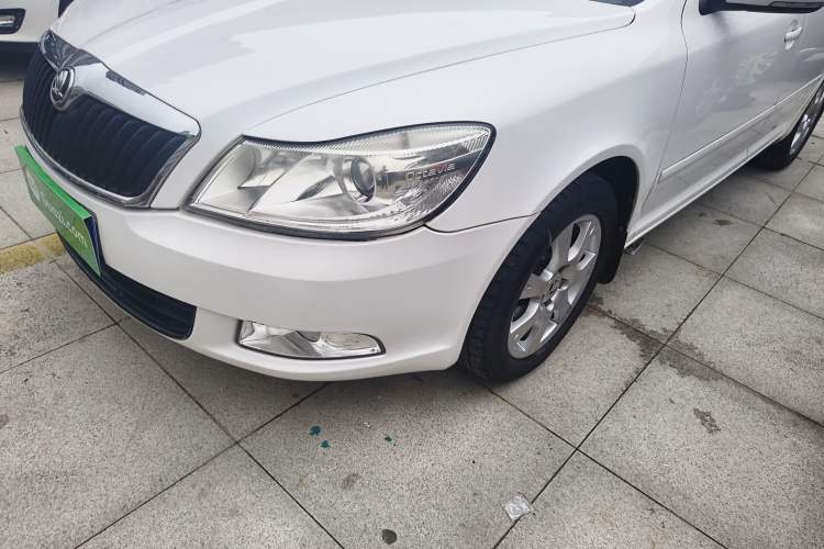 Used Skoda Octavia 2015 Classic Model 1.6L Automatic Yijie Version Left Front Headlight