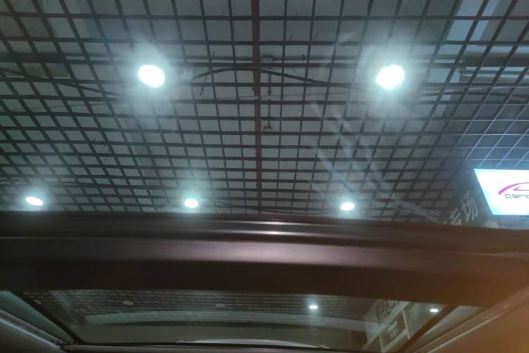 Used Toyota Avalon 2019 2.5L Touring Premium Version China VI Standard Headliner