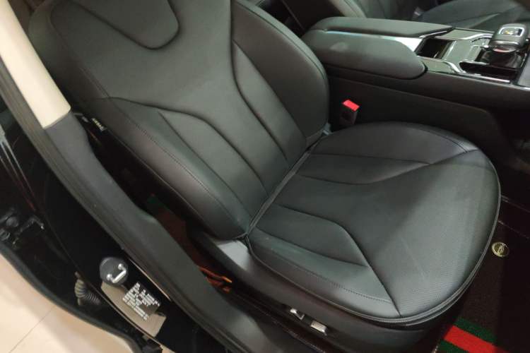 Used Hongqi E-QM5 2021 Online Booking Charging Basic Edition 5 Seats
