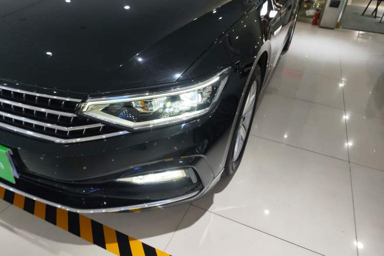 Used Volkswagen Magotan 2025 Zhongxiang Version 280TSI DSG Comfort Edition
