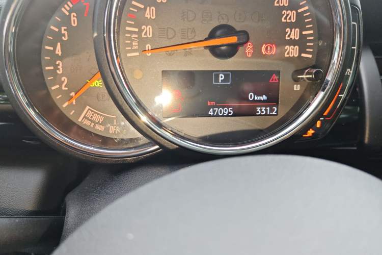 Used MINI 2020 1.5T ONE PLUS Odometer Close Up