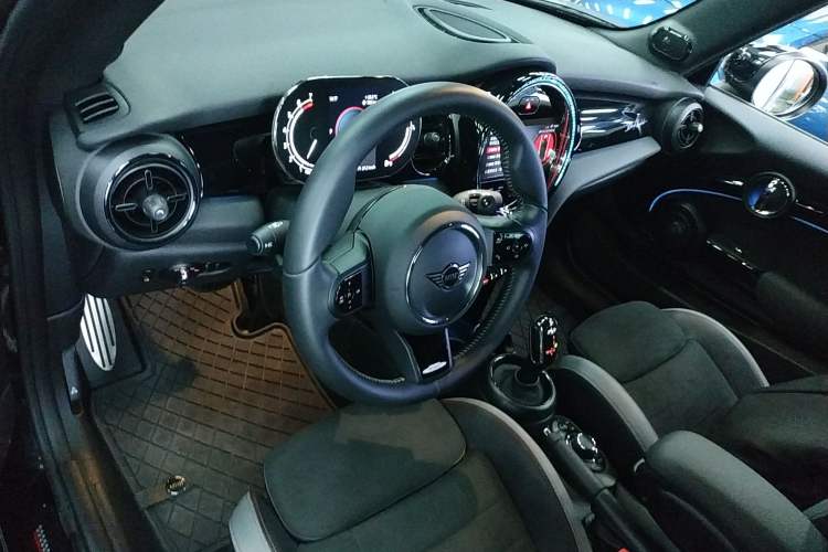 Used MINI MINI 2022 2.0T COOPER S CABRIO Black Badge Special Edition
