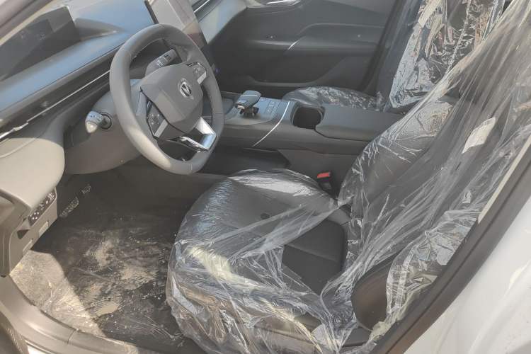 Used CHANGAN Eado 2025 Blue Whale 1.5T 500Bar Prestige Model
