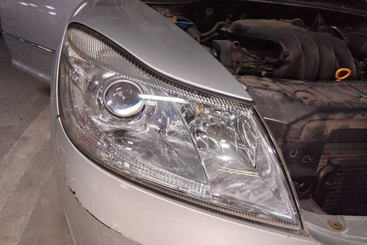 Used Skoda Octavia 2010 2.0L Automatic Yijun Edition Right Front Headlight