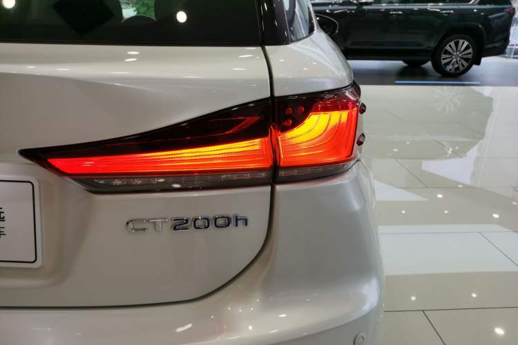 Used Lexus CT 2017 CT200h Elite Edition Monotone China VI