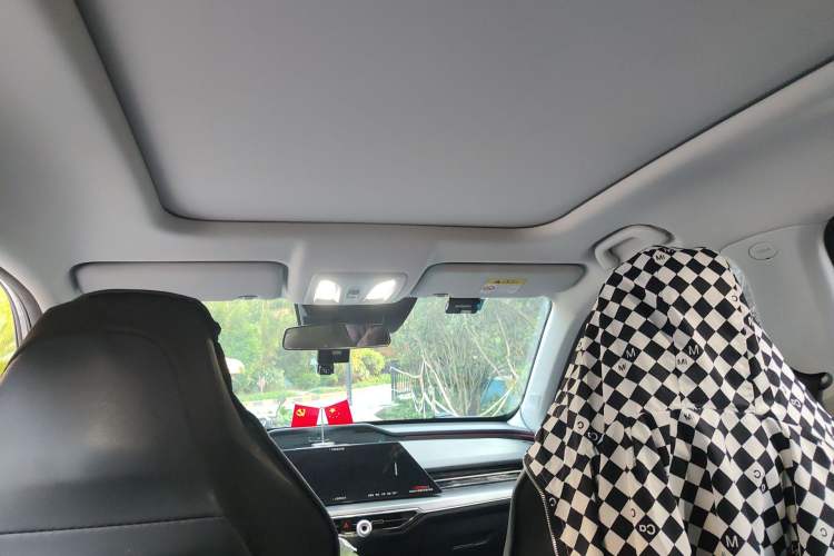 Used CHANGAN OSHAN Z6 2022 Blue Whale 1.5T DCT Luxury Model
