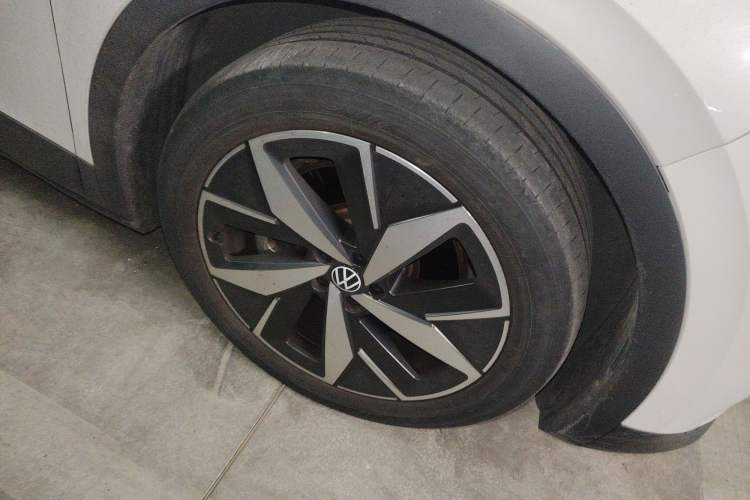 Used Volkswagen ID.4 CROZZ 2021 Long-Range Lite PRO Two-Wheel Drive Version
