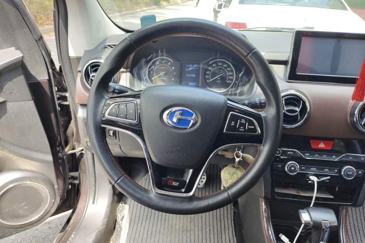 Used BAIC Changhe Q25 2016 1.5L Automatic Lehui Edition Steering Wheel