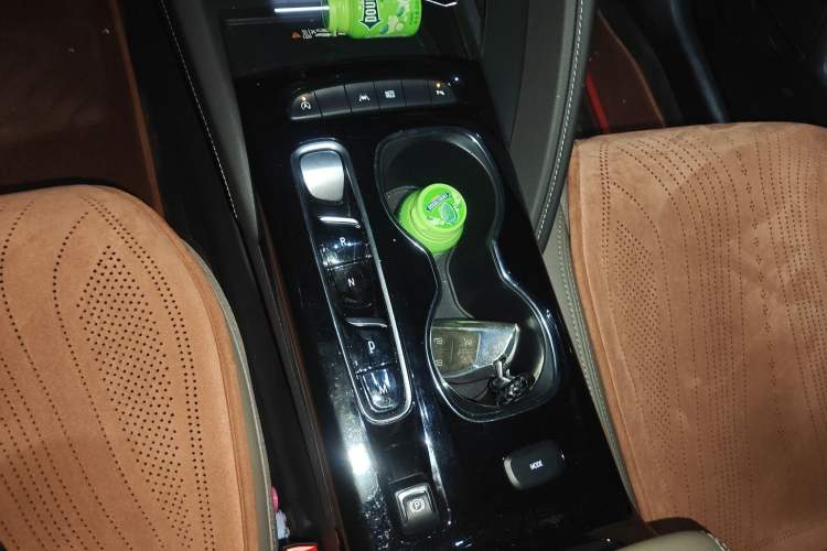 Used Buick Envision 2023 Encore Plus 652T Five-Seat Luxury Model
