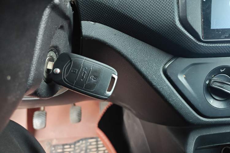 Used Wuling Hongguang 2019 1.5L S Basic Window-Sealed Vehicle China VI LAR Vehicle Key