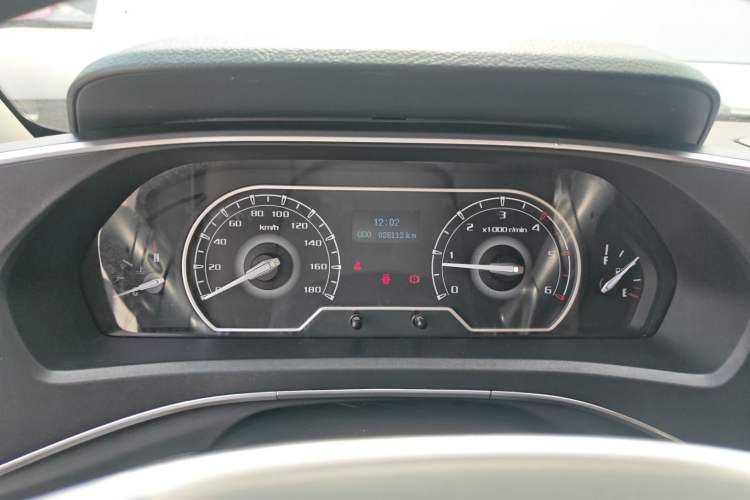 Used SAIC MAXUS Xintu V80 2023 2.0T Manual Classic Aoyuntong Short Wheelbase Ultra-Low Roof 5/6-Seater