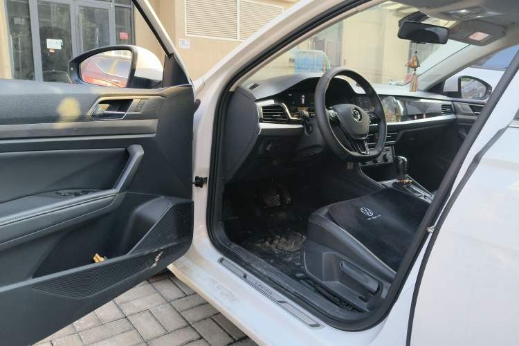 Used Volkswagen Lavida 2021 1.5L Automatic Comfort Edition
