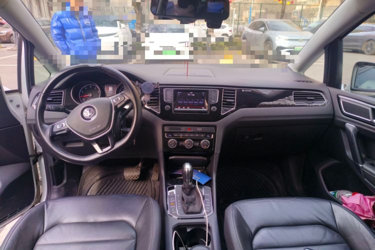 Used Volkswagen Golf 2015 1.4TSI Sportsvan Center Console