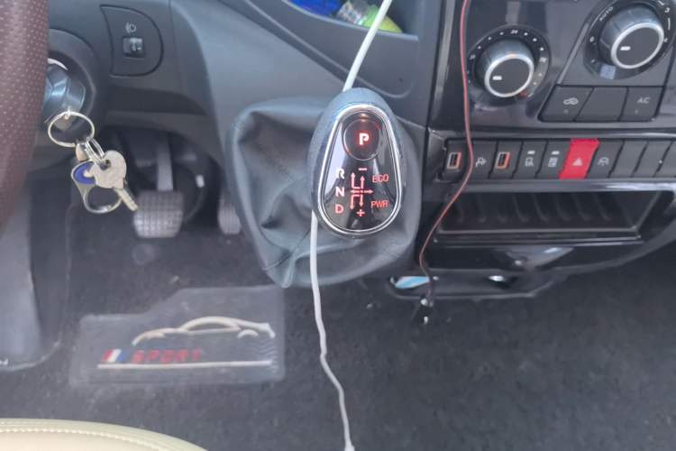 Used Iveco Eurocargo 2021 3.0T Automatic Super-Rui Short Wheelbase Low-Roof Manual-Door F1C
