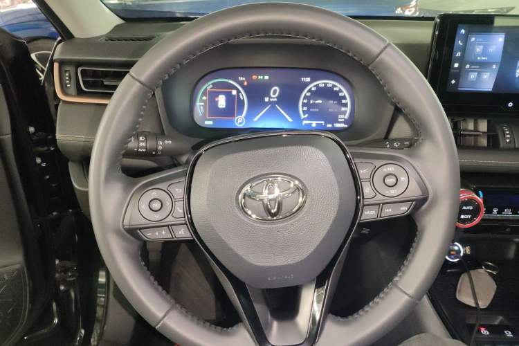 Used Toyota Wildlander 2024 Dual-Motor 2.5L E-CVT Two-Wheel Drive Luxury PLUS Edition
