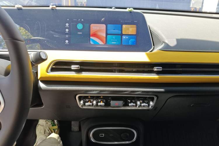 Used ORA Good Cat GT 2023 Mulan Edition 401km Prestige Version Audio And AC Panel