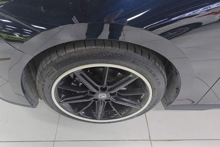 Used CHANGAN UNI-V 2022 1.5T Prestige Version Exterior 4