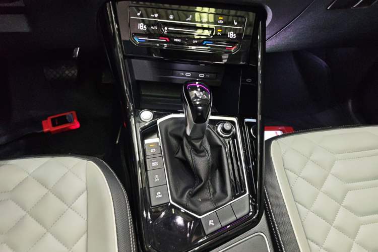 Used Volkswagen Tayron 2024 330TSI Two-Wheel Drive R-Line High-Energy Version
