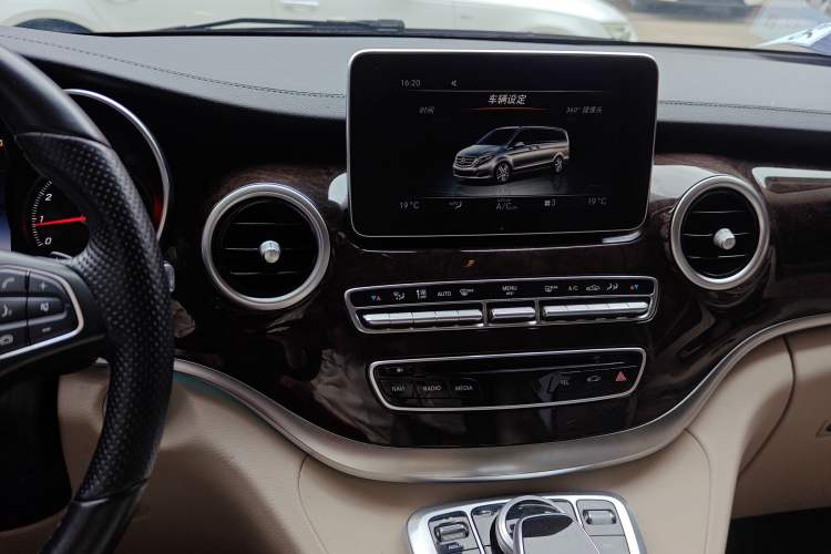 Used Mercedes-Benz V-Class 2016 V 260 Prestige Edition
