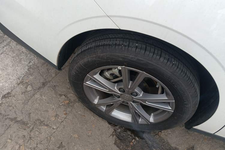 Used Geely Galaxy L6 2025 EM-i 140km Long-Range Version