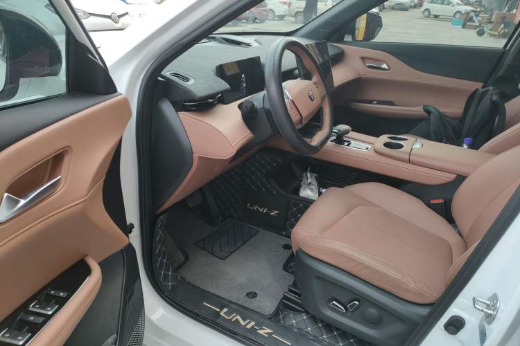 Used Changan UNI-Z 2025 1.5T Luxury Version