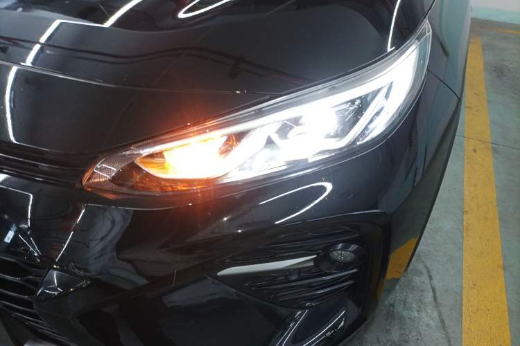 Used Toyota Wildlander 2023 Dual-Motor 2.5L E-CVT Two-Wheel Drive Luxury PLUS Edition Left Front Headlight