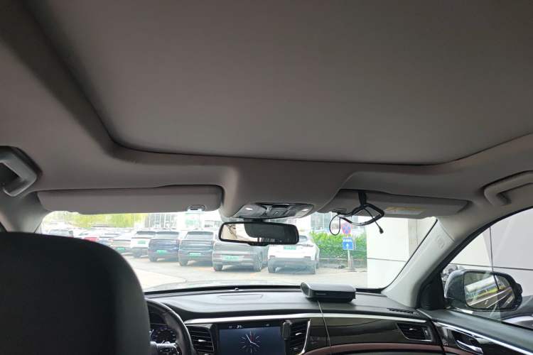 Used GAC Trumpchi GS8 2017 320T Two-Wheel Drive Luxury Smart Connectivity Version (7 Seats) Headliner