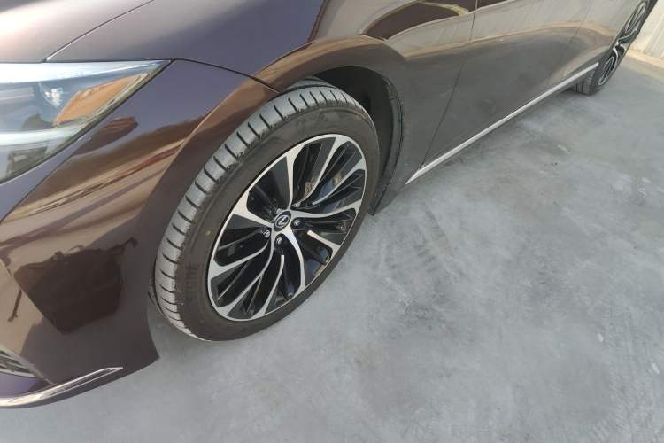 Used Lexus LS 2021 500h Luxury Edition
